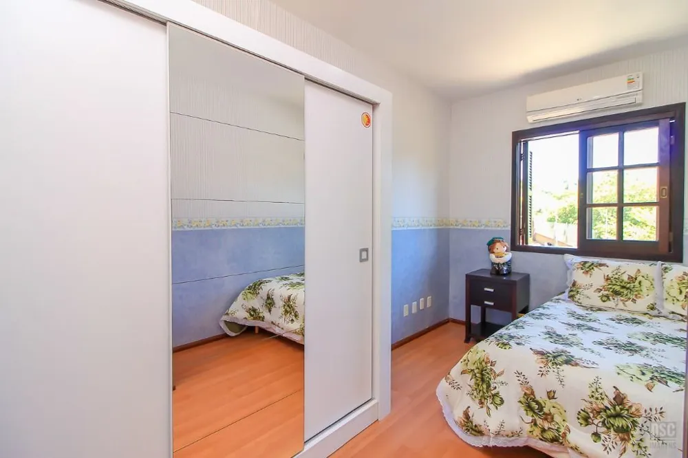 Casa para venda no bairro Cavalhada em Porto Alegre