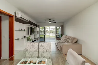 Apartamento para venda no bairro Chácara das Pedras em Porto Alegre
