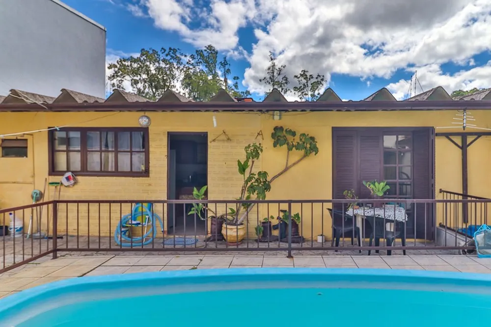 Casa para venda no bairro Rubem Berta em Porto Alegre