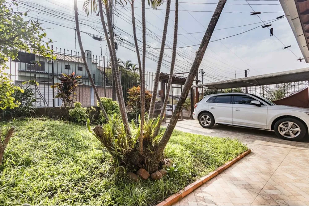 Casa para venda no bairro Rubem Berta em Porto Alegre