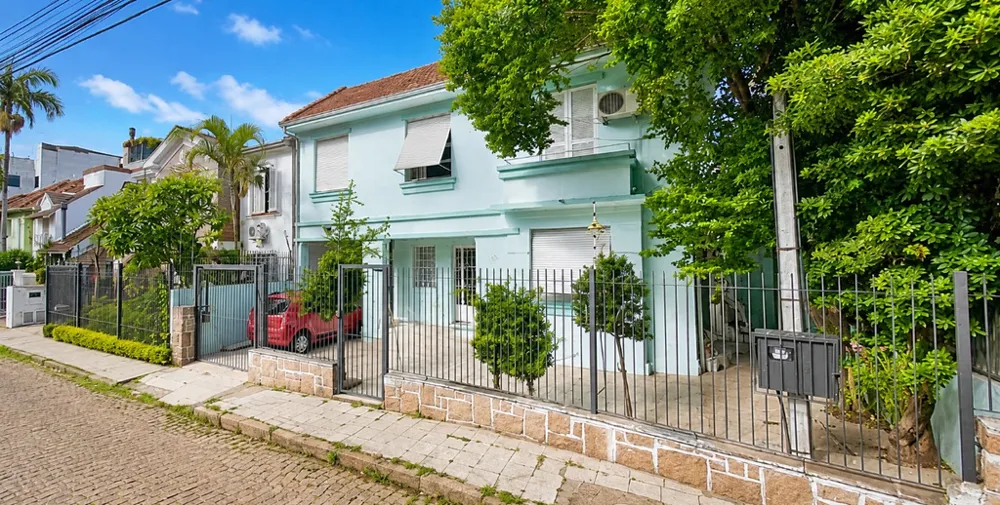 Casa para venda no bairro Auxiliadora em Porto Alegre