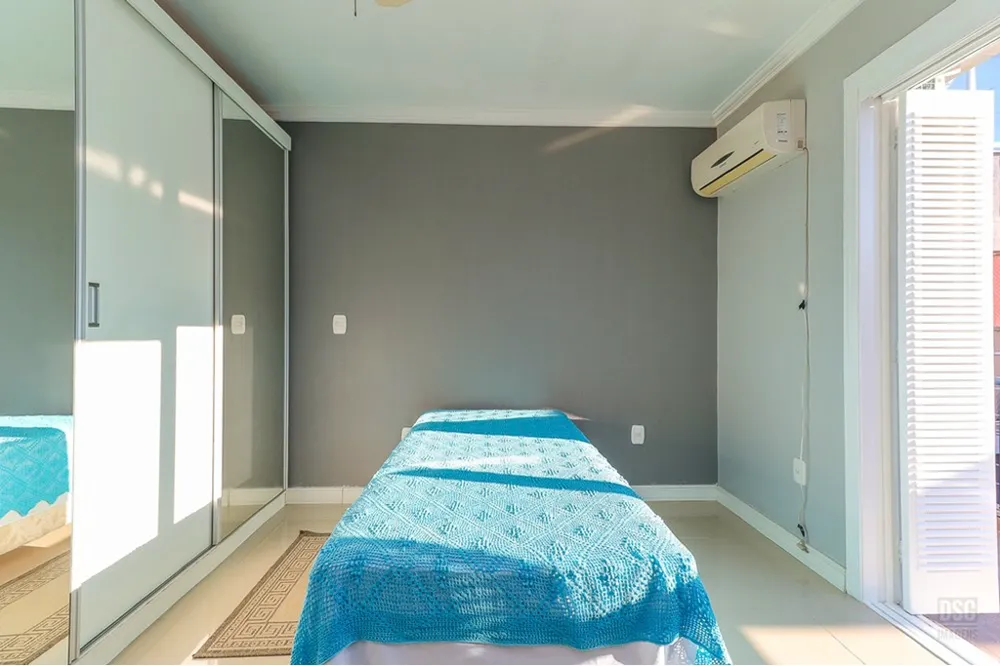 Casa em Condomínio para venda no bairro Hípica em Porto Alegre