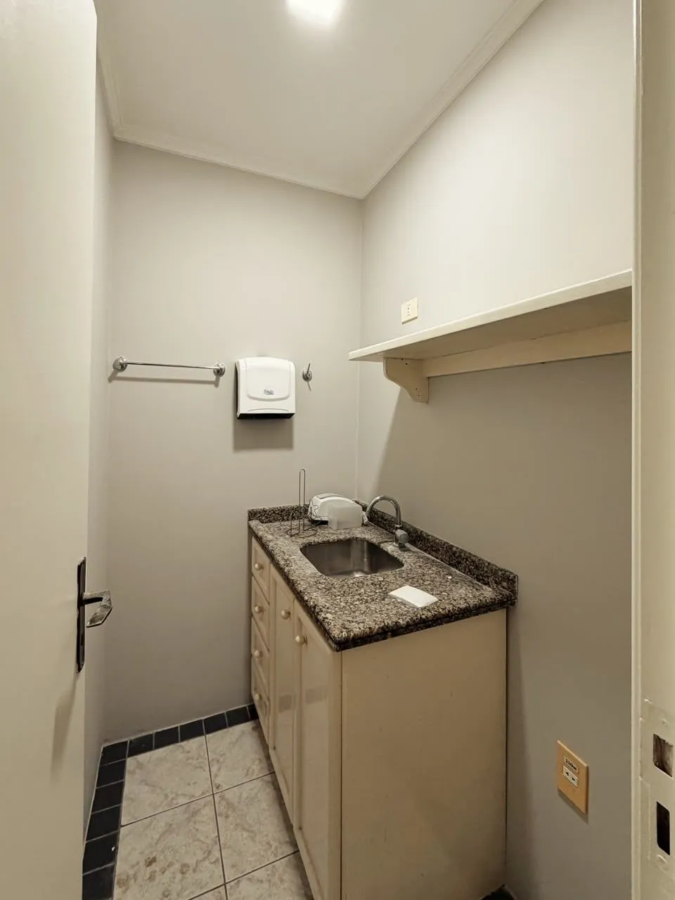 Sala comercial para venda no bairro Centro em Torres