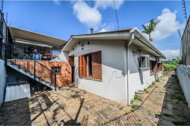 Casa para venda no bairro Santa Tereza em Porto Alegre