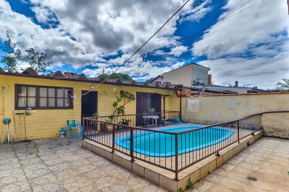 Casa para venda no bairro Rubem Berta em Porto Alegre