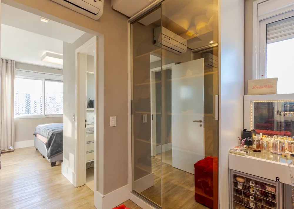 Apartamento para venda no bairro Passo da Areia em Porto Alegre