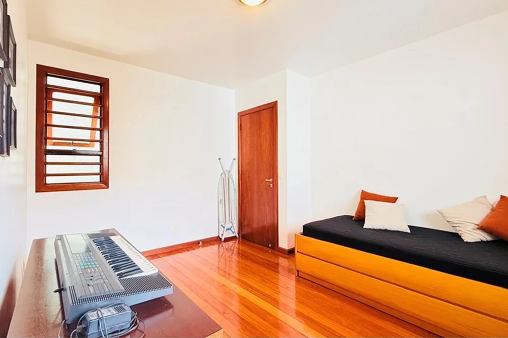 Casa para venda no bairro Teresópolis em Porto Alegre
