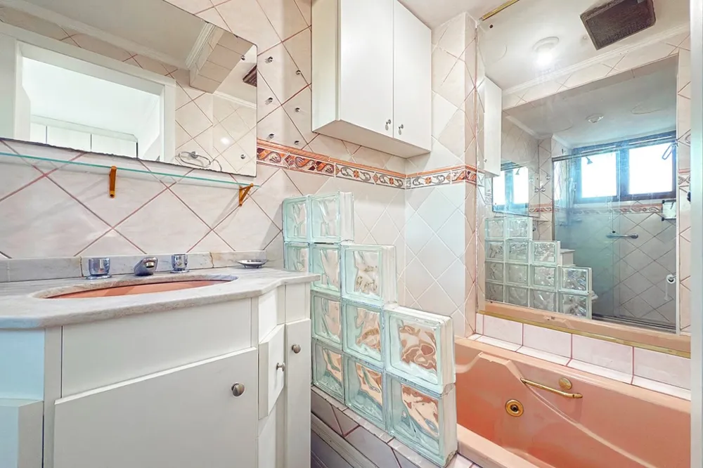 Apartamento para venda no bairro Centro Histórico em Porto Alegre