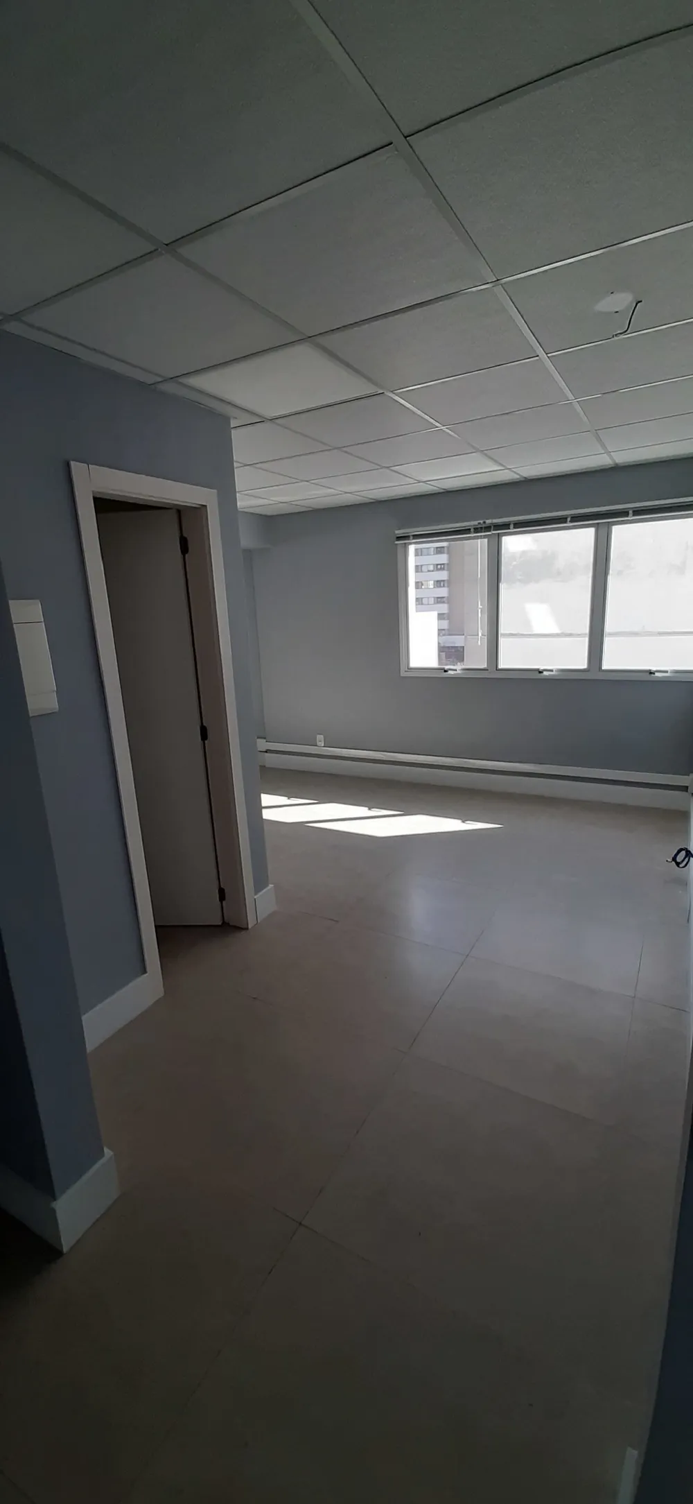 Sala para venda no bairro Menino Deus em Porto Alegre