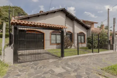 Casa para venda no bairro Jardim do Salso em Porto Alegre