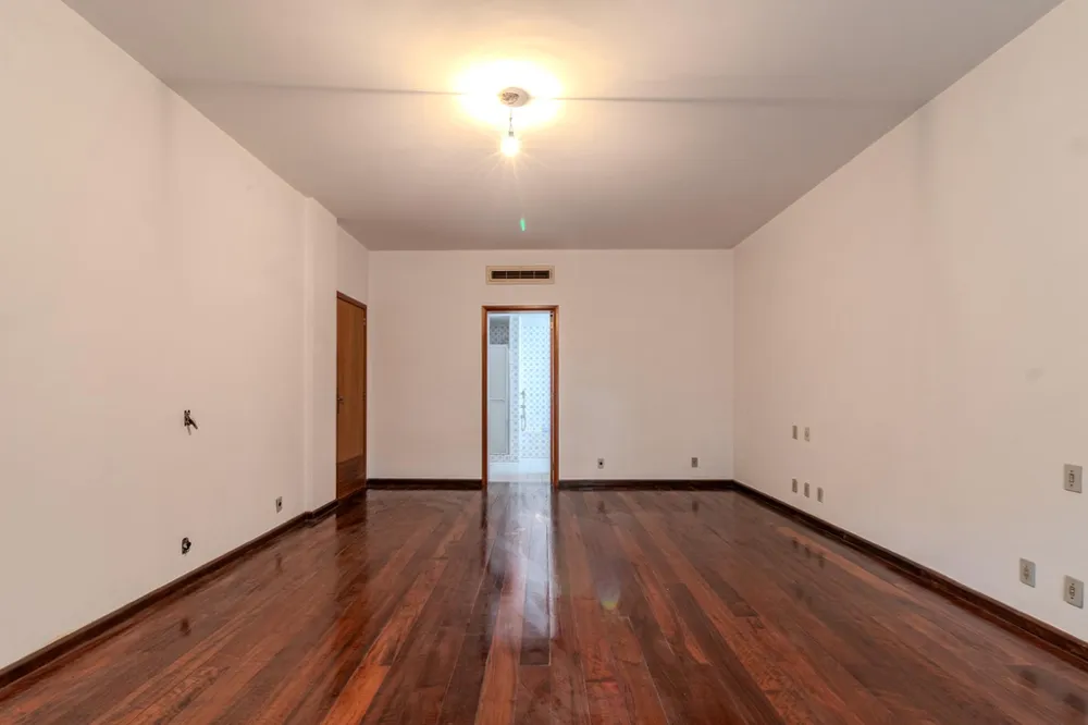 Apartamento para venda no bairro Moinhos de Vento em Porto Alegre