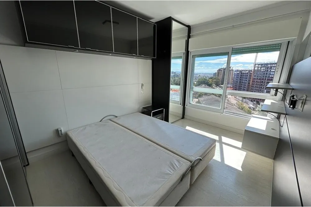 Apartamento para venda no bairro Três Figueiras em Porto Alegre