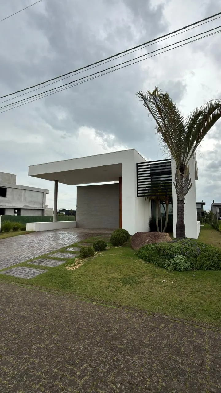 Casa de Condomínio para venda no bairro Centenário em Torres