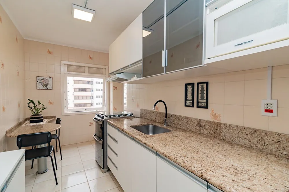 Apartamento para venda no bairro Vila Ipiranga em Porto Alegre