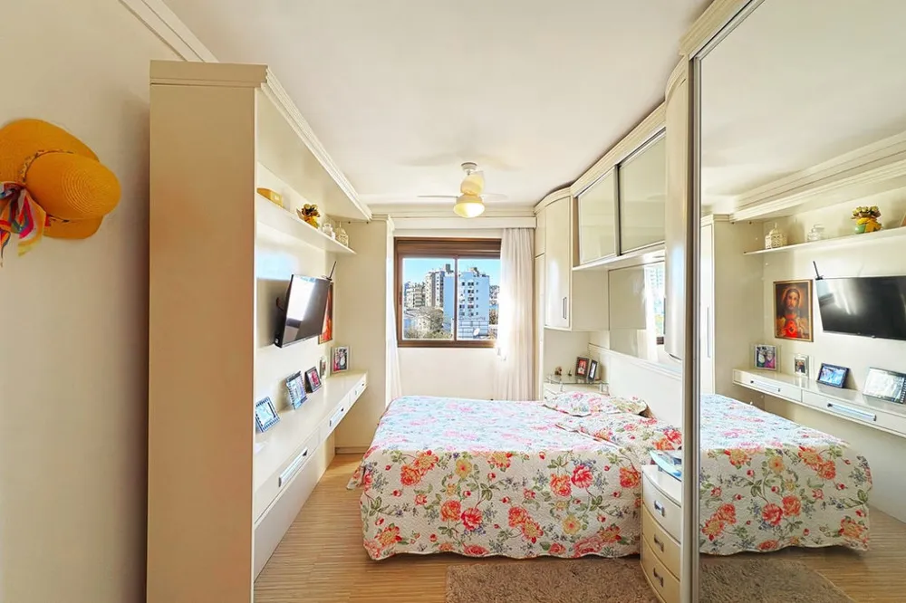 Apartamento para venda no bairro Menino Deus em Porto Alegre