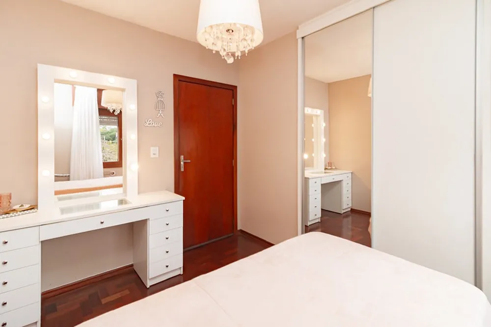 Apartamento para venda no bairro Vila Ipiranga em Porto Alegre