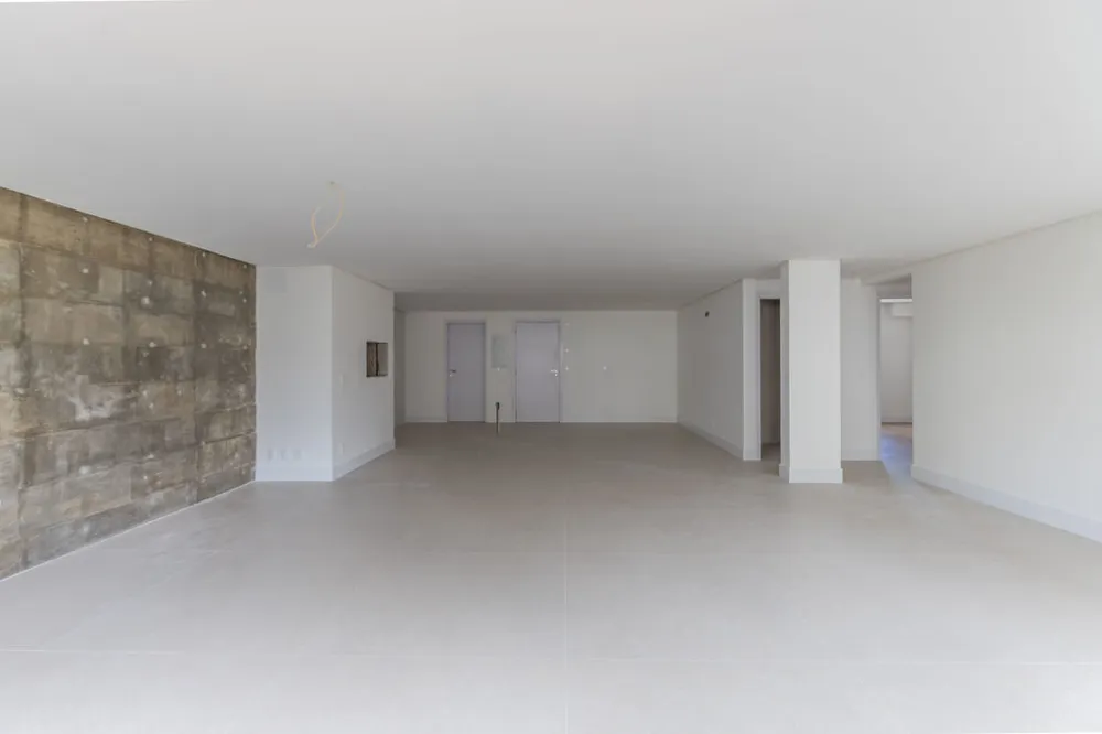 Apartamento para venda no bairro Moinhos de Vento em Porto Alegre