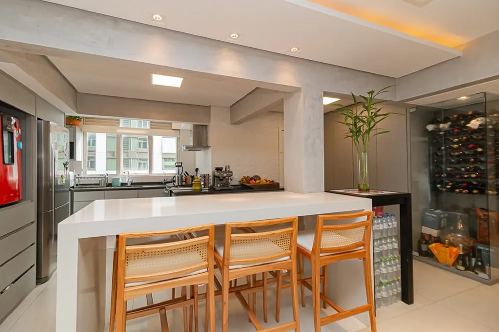 Apartamento para venda no bairro Moinhos de Vento em Porto Alegre