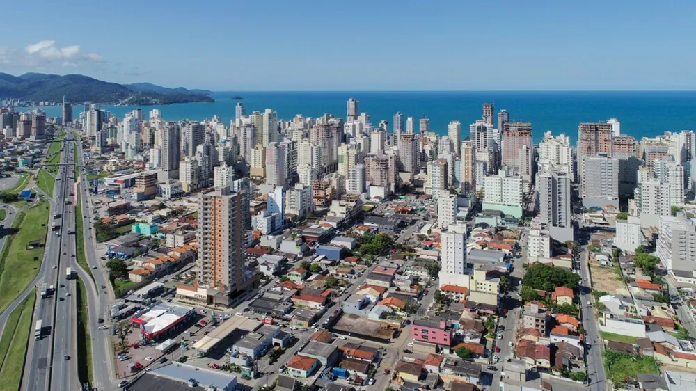 Apartamento para venda no bairro Meia Praia em Itapema