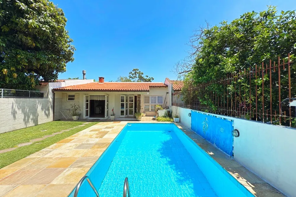 Casa para venda no bairro Ipanema em Porto Alegre
