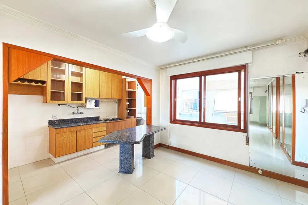 Apartamento para venda no bairro Centro Histórico em Porto Alegre