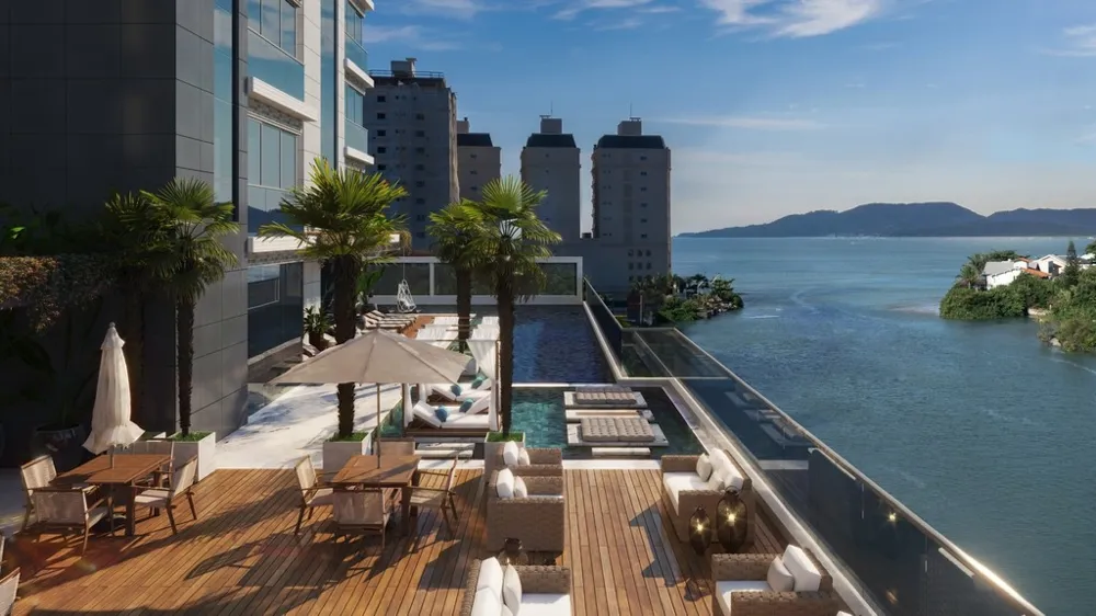 Cobertura Duplex para venda no bairro Meia Praia em Itapema