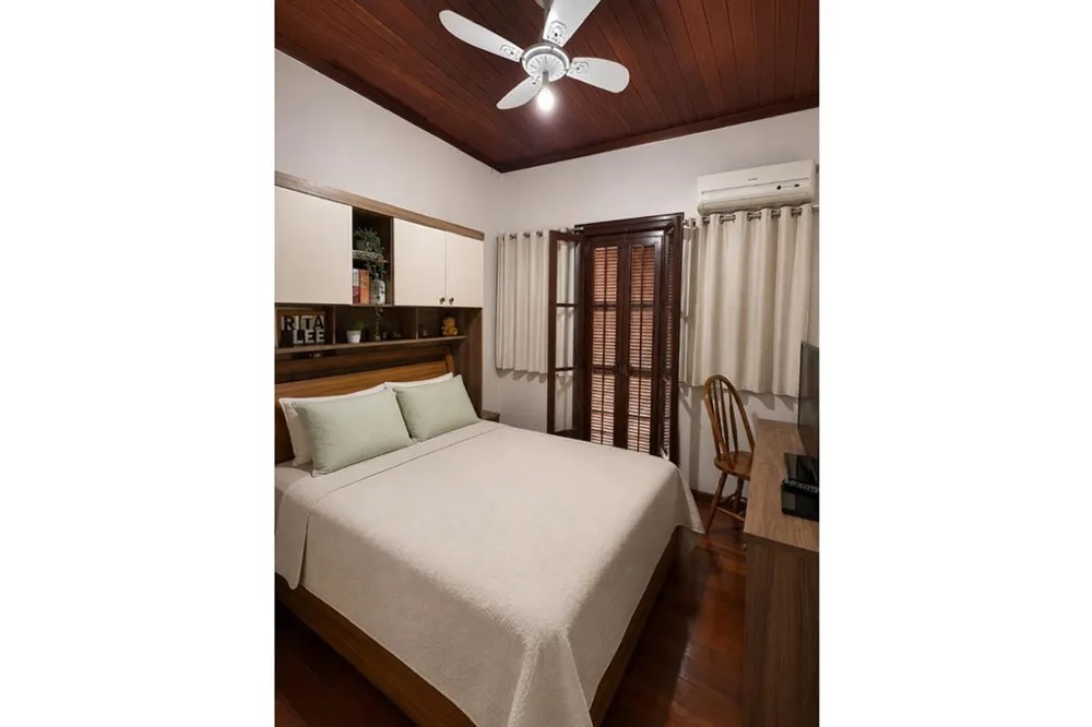 Casa para venda no bairro Azenha em Porto Alegre