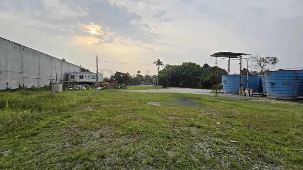 Terreno para Locação Anual no bairro Centro em Camboriú