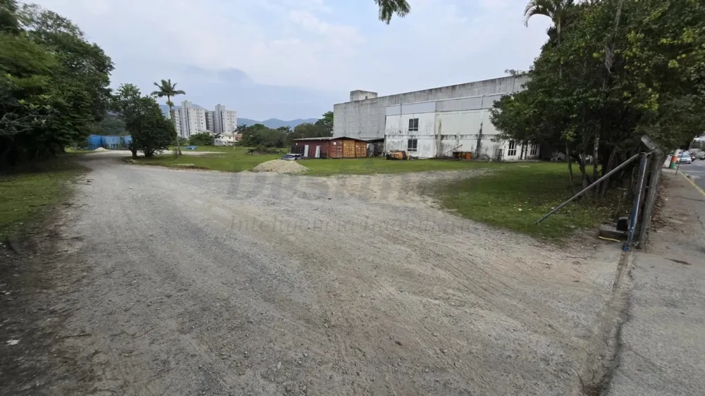 Terreno para Locação Anual no bairro Centro em Camboriú