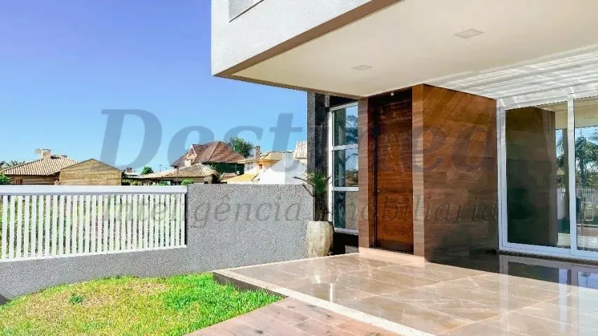 Casa 3 suítes para Venda no bairro Centro em Capão da Canoa