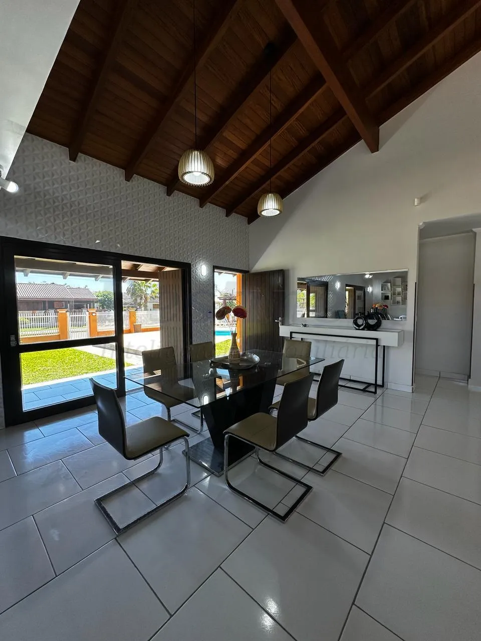 Casa 05 dormitórios para venda em Xangrilá