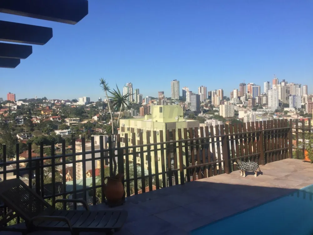 Excelente casa residencial e comercial muito bem localizada na Av Pedro Adams Filho 