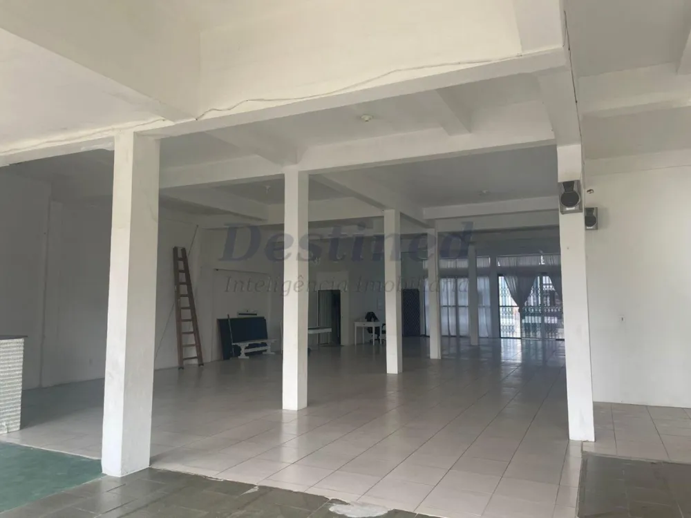 Prédio Comercial para Locação Anual, muito bem localizado na Av Pedro Adams Filho 