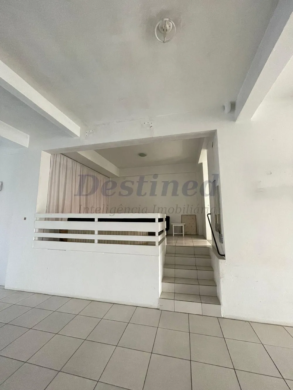 Prédio Comercial para Locação Anual, muito bem localizado na Av Pedro Adams Filho 