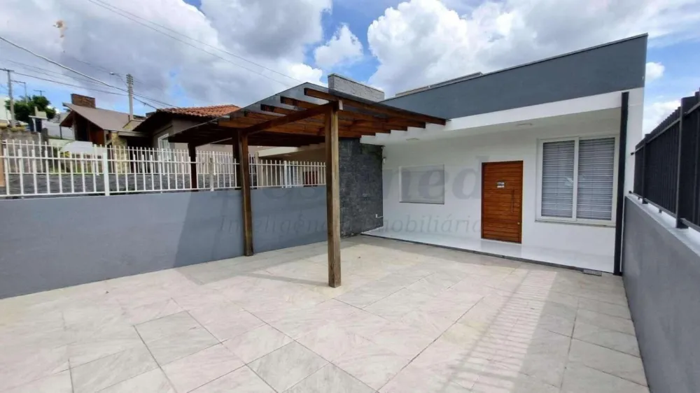 Casa com piscina para venda no Bairro Imigrante em Campo Bom