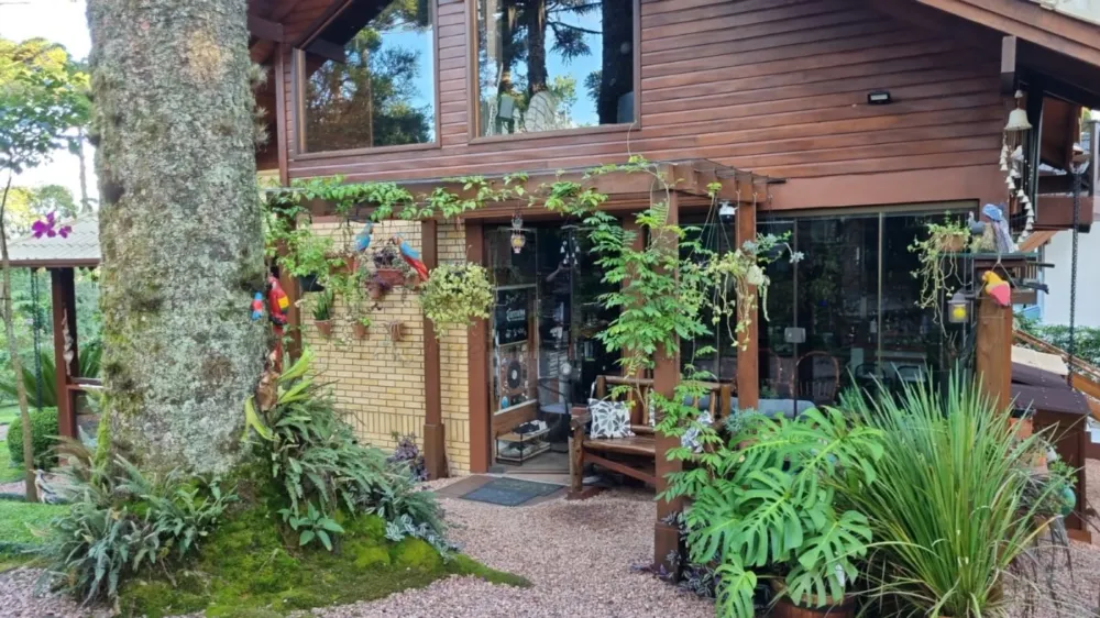 Casa 4 quartos para Venda no bairro Suzana em Canela