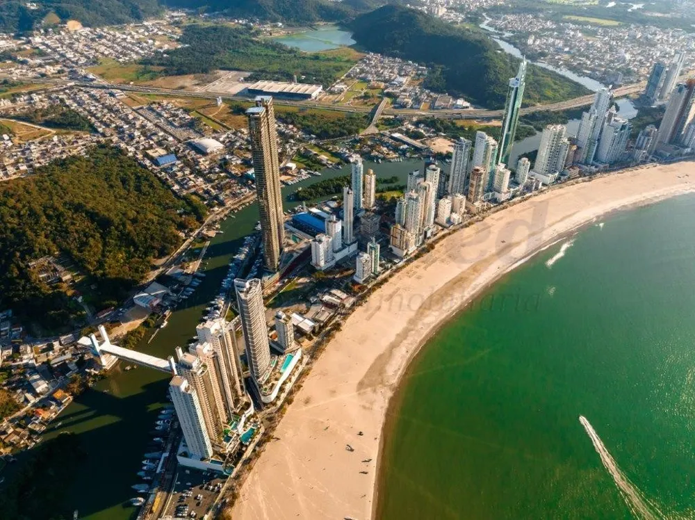 Apartamento 4 suítes para Venda no bairro Centro em Balneário Camboriú