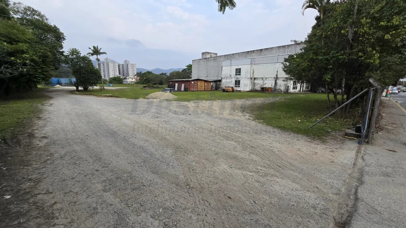 Terreno para Locação Anual no bairro Centro em Camboriú