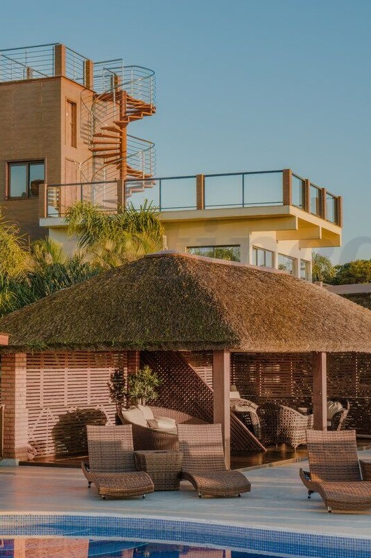 Pousada à Venda no Balneário Praia do Rosa em Santa Catarina.