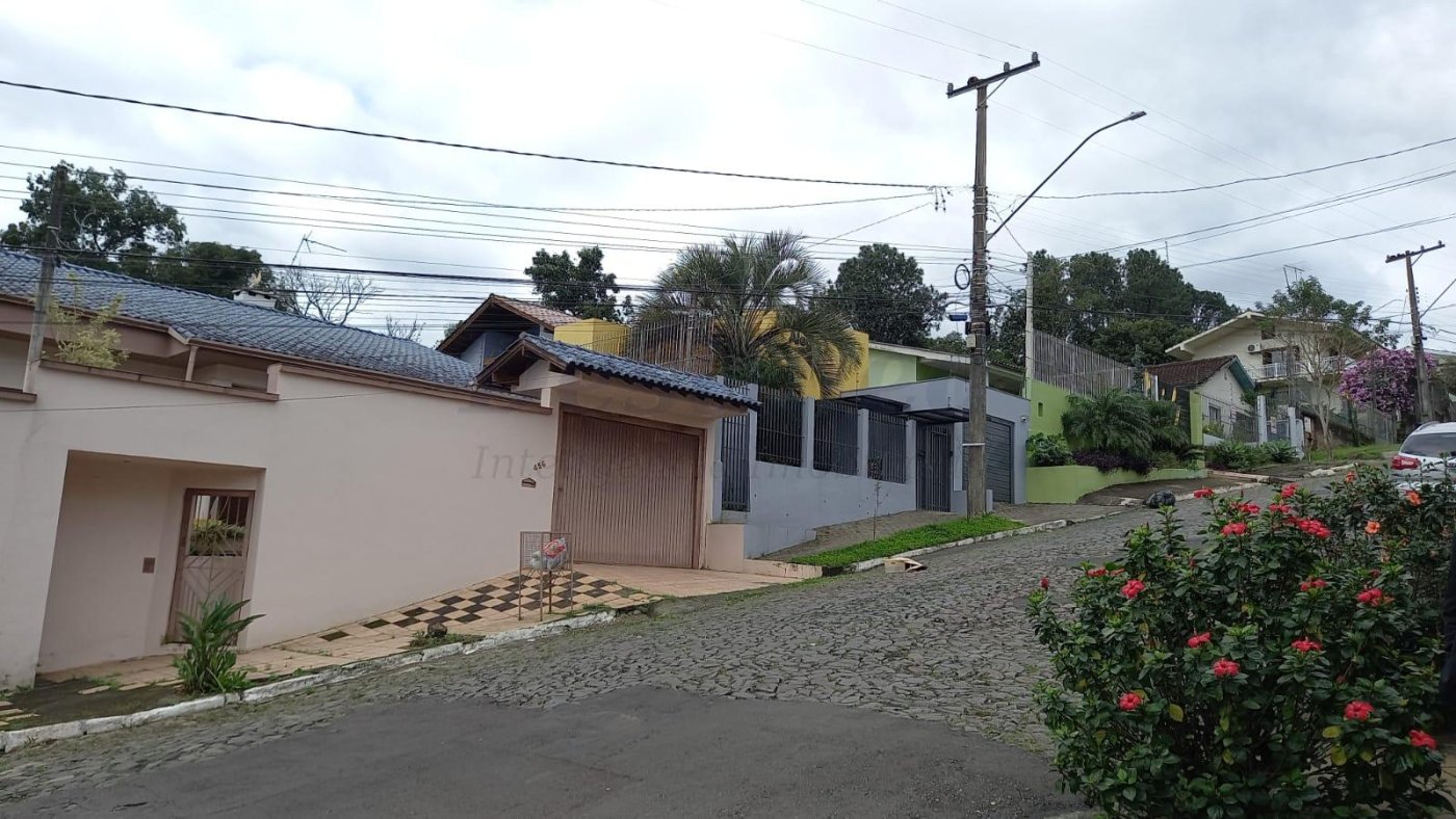 Lindo sobrado 03 dormitórios para venda em Novo Hamburgo bairro Hamburgo Velho