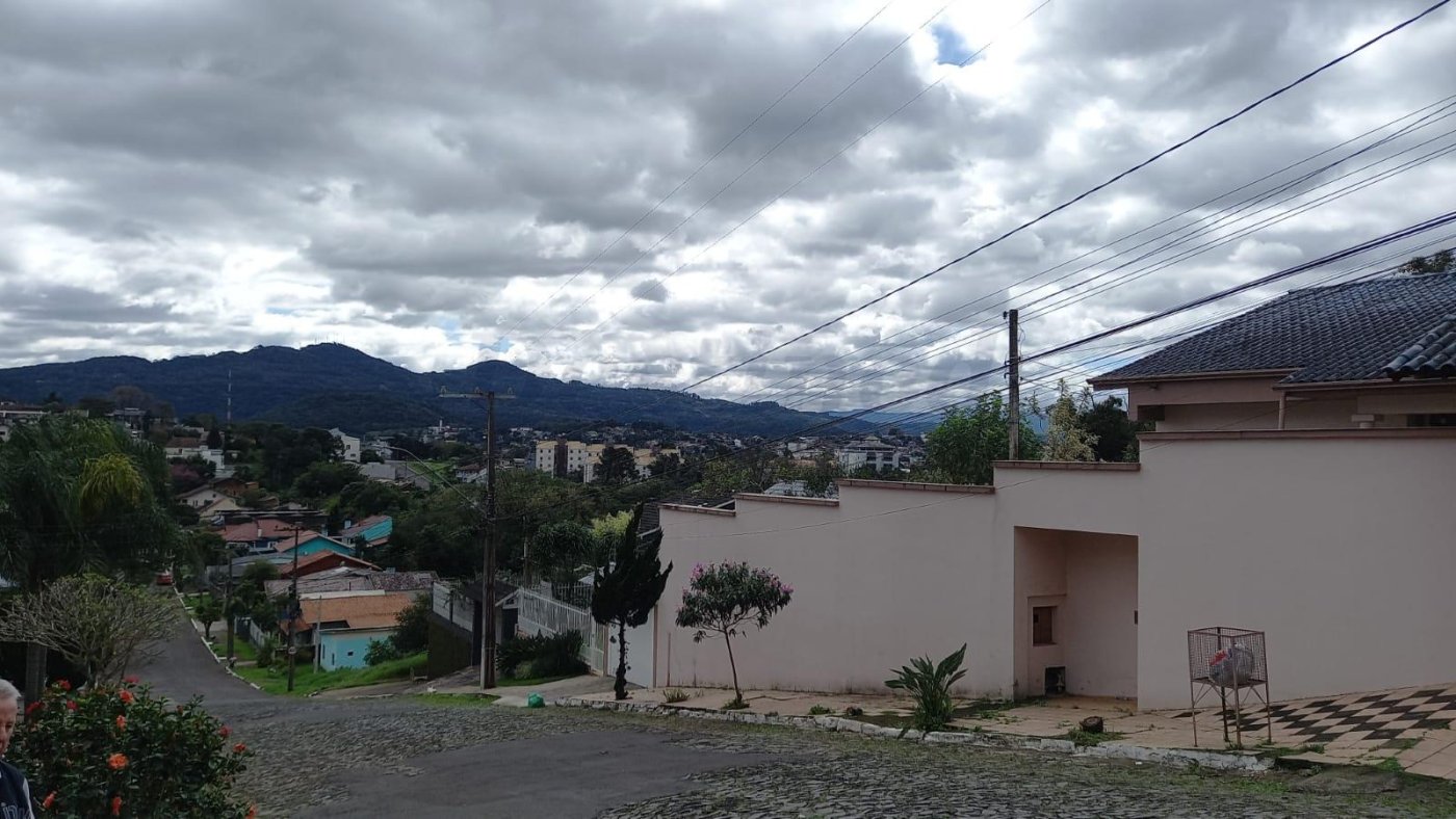 Lindo sobrado 03 dormitórios para venda em Novo Hamburgo bairro Hamburgo Velho