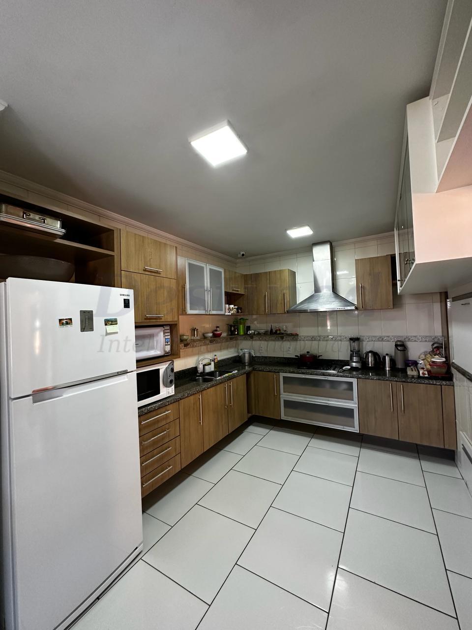 Casa 05 dormitórios para venda em Xangrilá