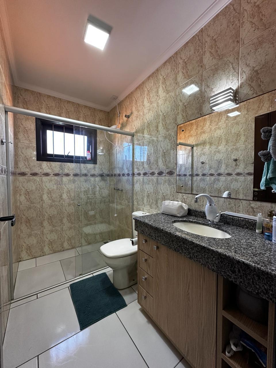 Casa 05 dormitórios para venda em Xangrilá