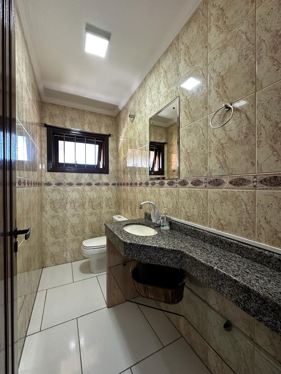 Casa 05 dormitórios para venda em Xangrilá