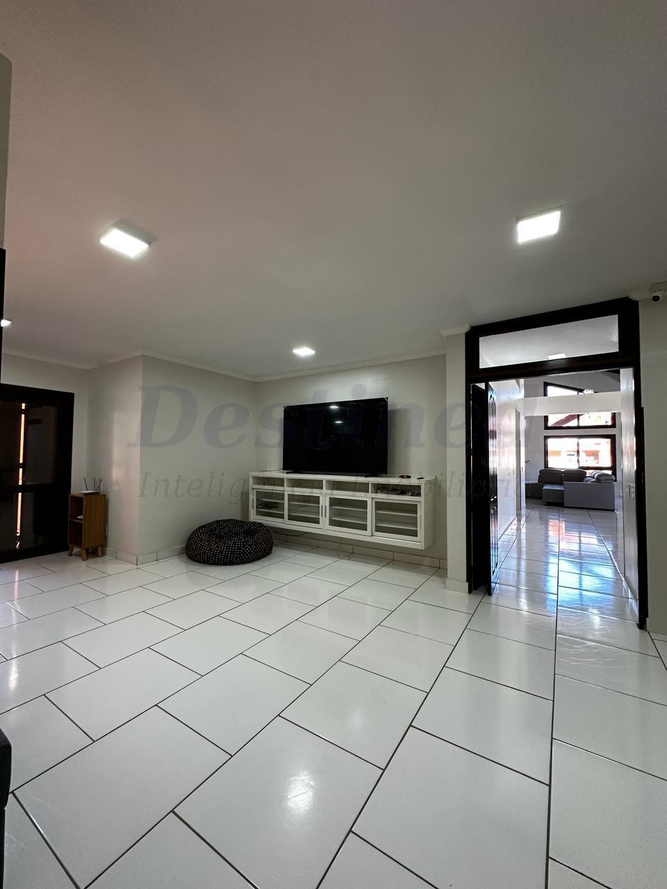 Casa 05 dormitórios para venda em Xangrilá