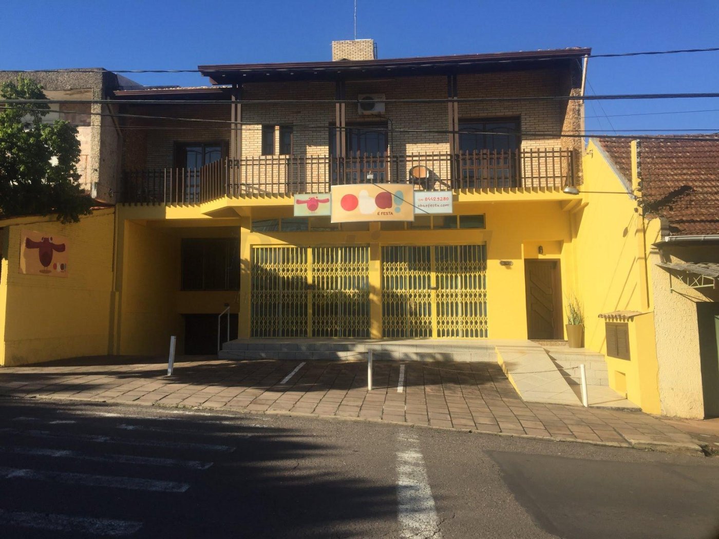 Excelente casa residencial e comercial muito bem localizada na Av Pedro Adams Filho 
