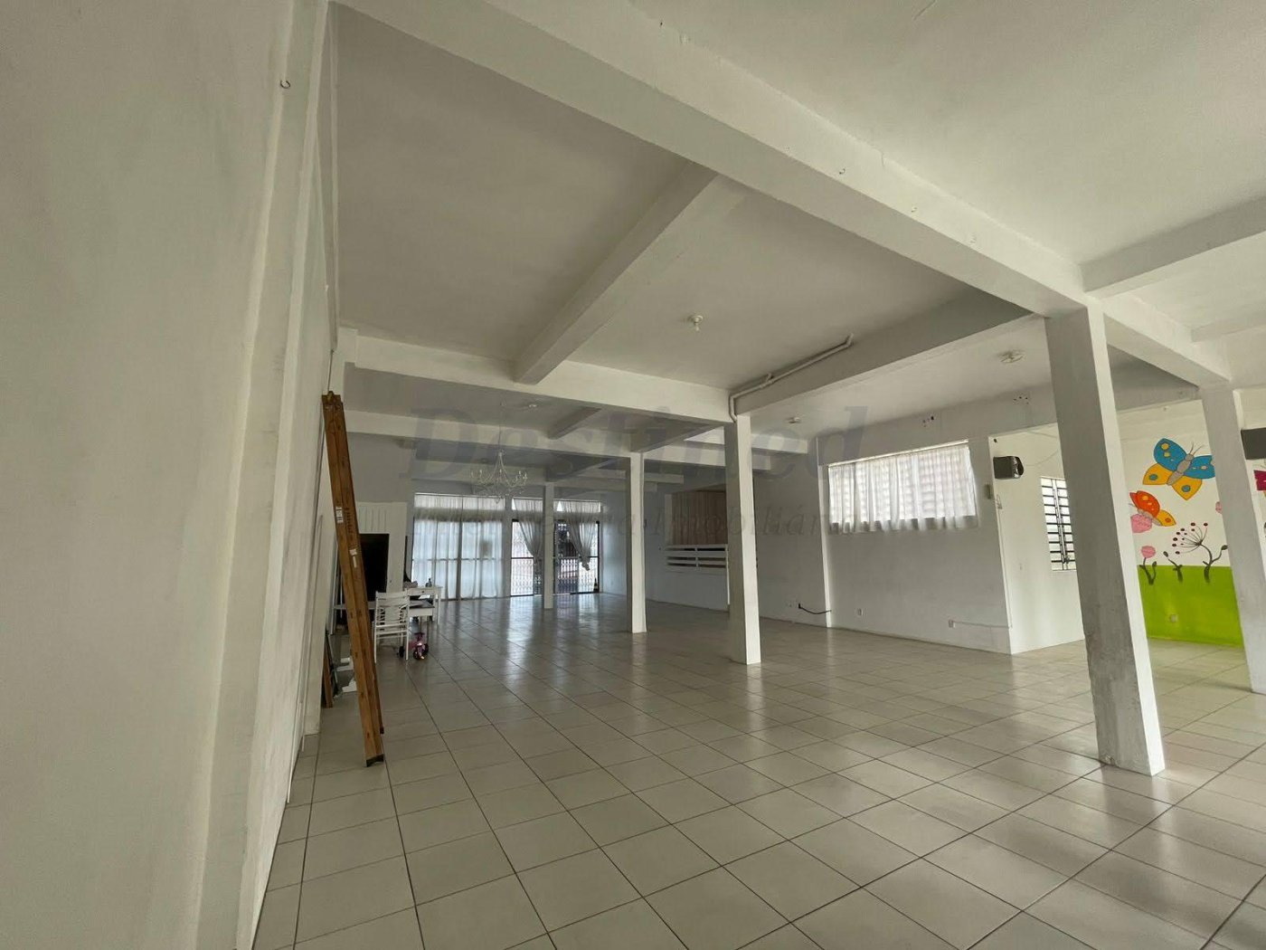 Excelente casa residencial e comercial muito bem localizada na Av Pedro Adams Filho 