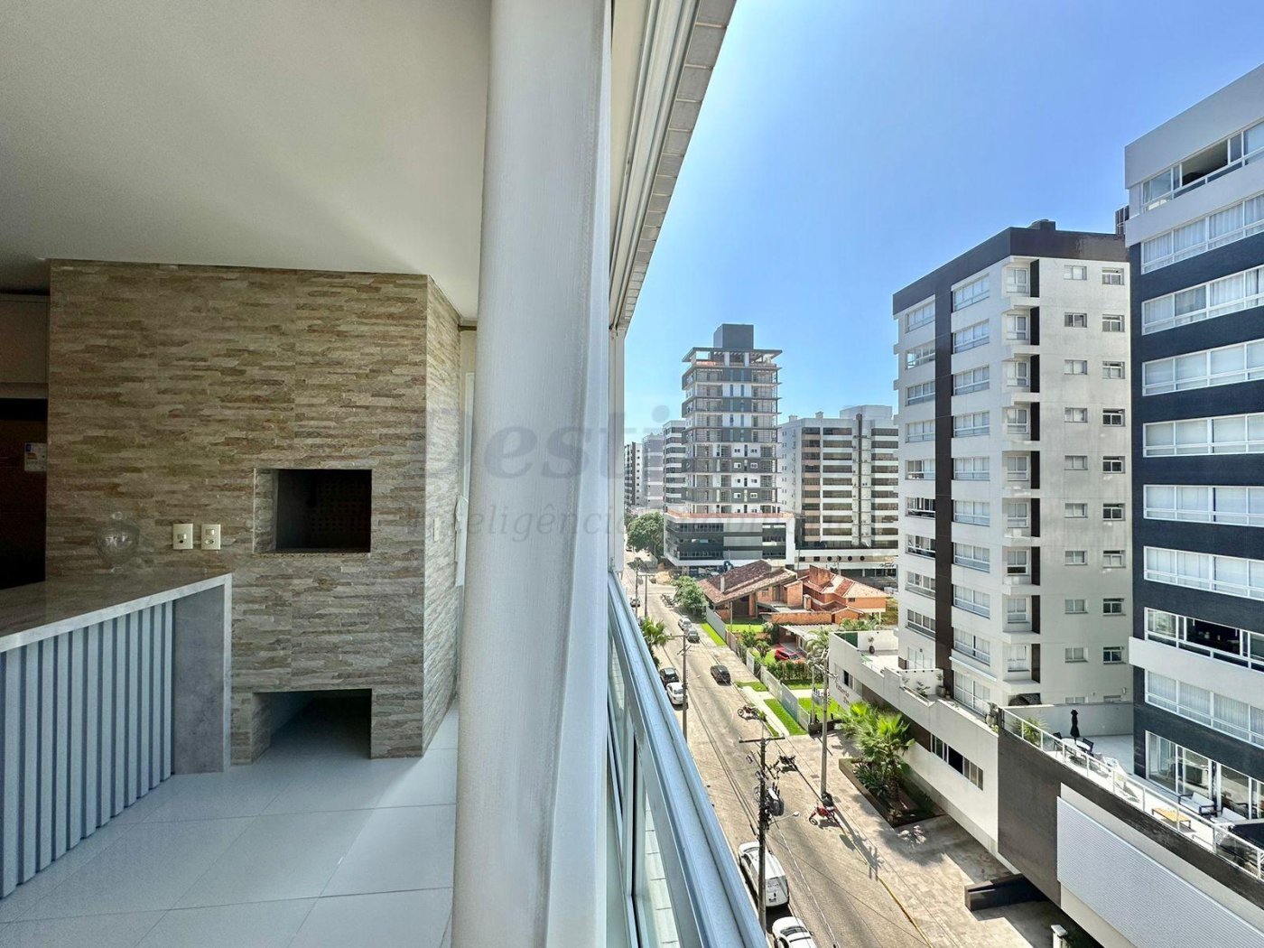 Apartamento decorado 03 dormitórios 01 suíte para venda em Capão da Canoa Centro