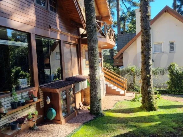 Casa 4 quartos para Venda no bairro Suzana em Canela