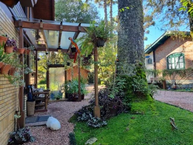 Casa 4 quartos para Venda no bairro Suzana em Canela